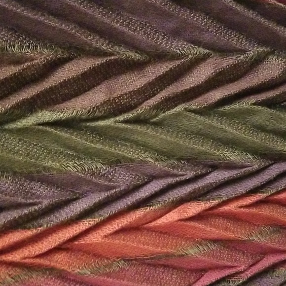 $5 ITEM. Nice multi colored scarf. MUST BUNDLE WITH OTHER ITEMS - Picture 5 of 8